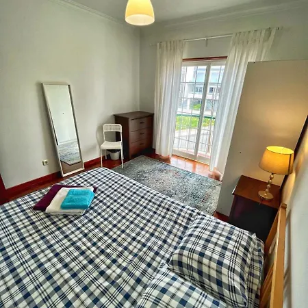 Hill - Pensión Parede